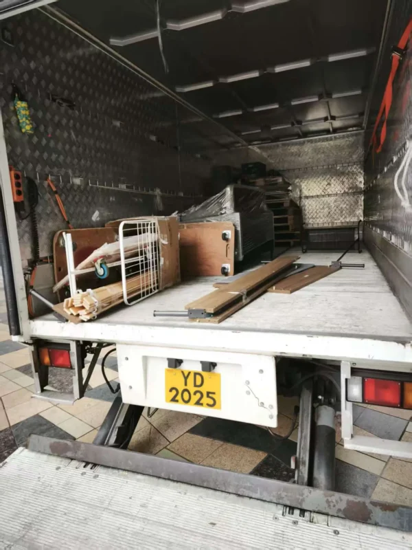 香港搬屋雪櫃洗衣機搬運中的本地搬運團隊