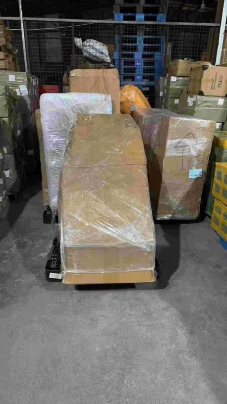 香港短期存倉搬屋中的家具與紙箱入倉安排
